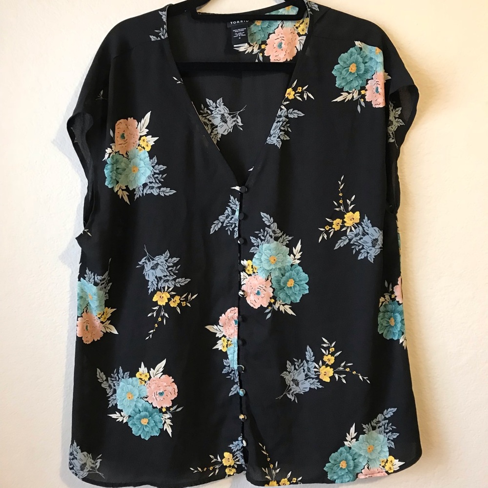 Torrid floral, button-down blouse